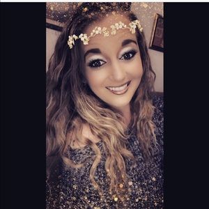 Meet your Posher, Alexis